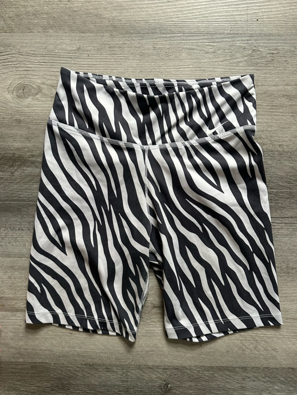 🌻 Nike Zebra Print Biker Shorts 🌻